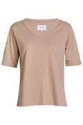 Ulla Ss Vneck Tshirt | Dark Sand | T-Shirt von Liberté