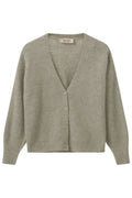 Thora V-Ausschnitt Strickjacke | Federgrau | Stricken von Mos Mos – nedsat