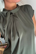Drapierte Satinbluse Fleur | Army | Bluse von Neo Noir