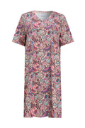 Alma Vneck Tshirt Dress | Pink Paisley | Kjole fra Liberté – nedsat