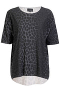 Alma Tshirt | Dark Grey Leo | TShirt fra Liberté – nedsat