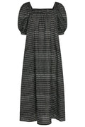 Tiia Dress | Black w. Off-white | Kjole fra Freequent – nedsat